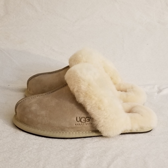 ugg scuffette sand